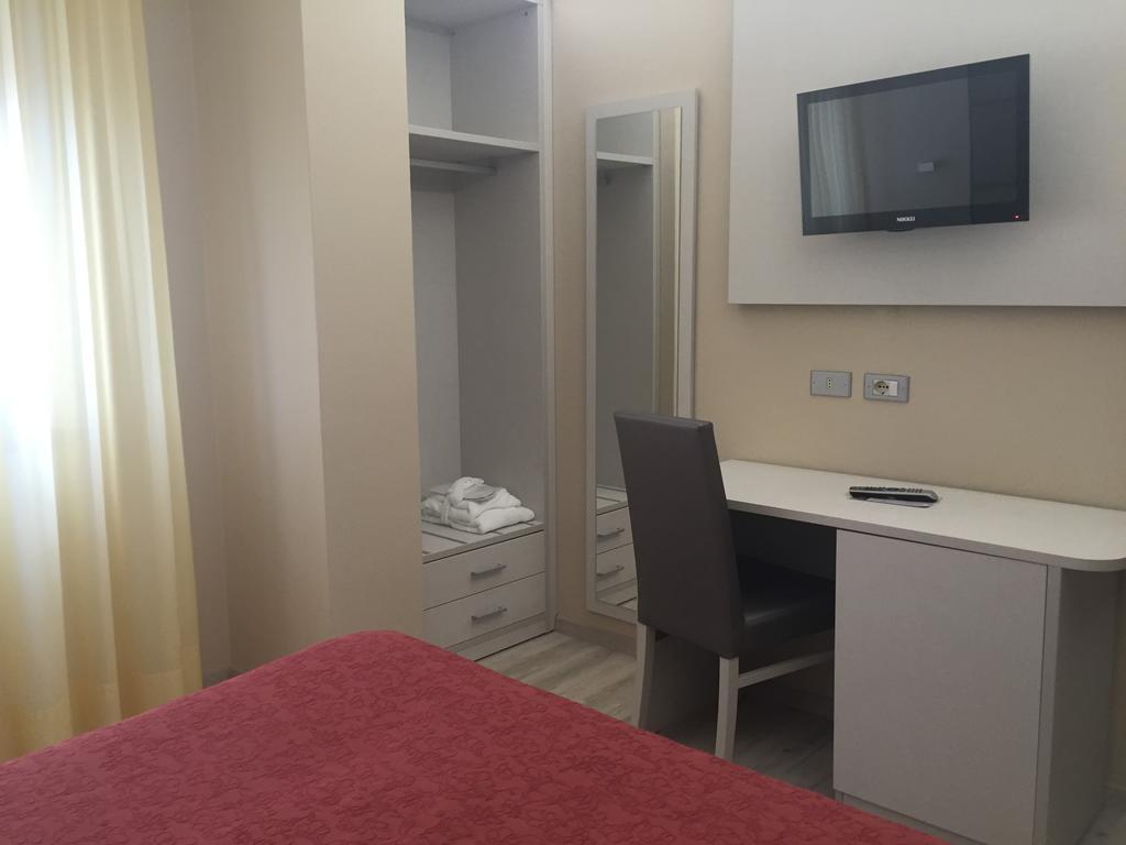 Hotel Elisabeth Due Фано Екстериор снимка
