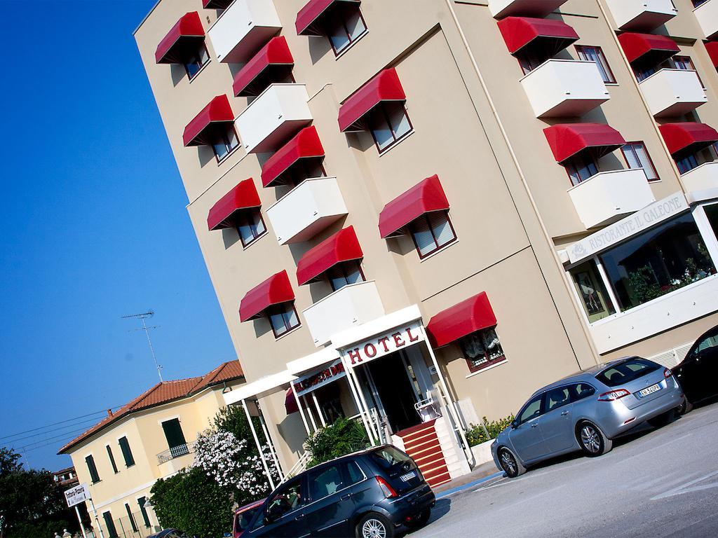 Hotel Elisabeth Due Фано Екстериор снимка