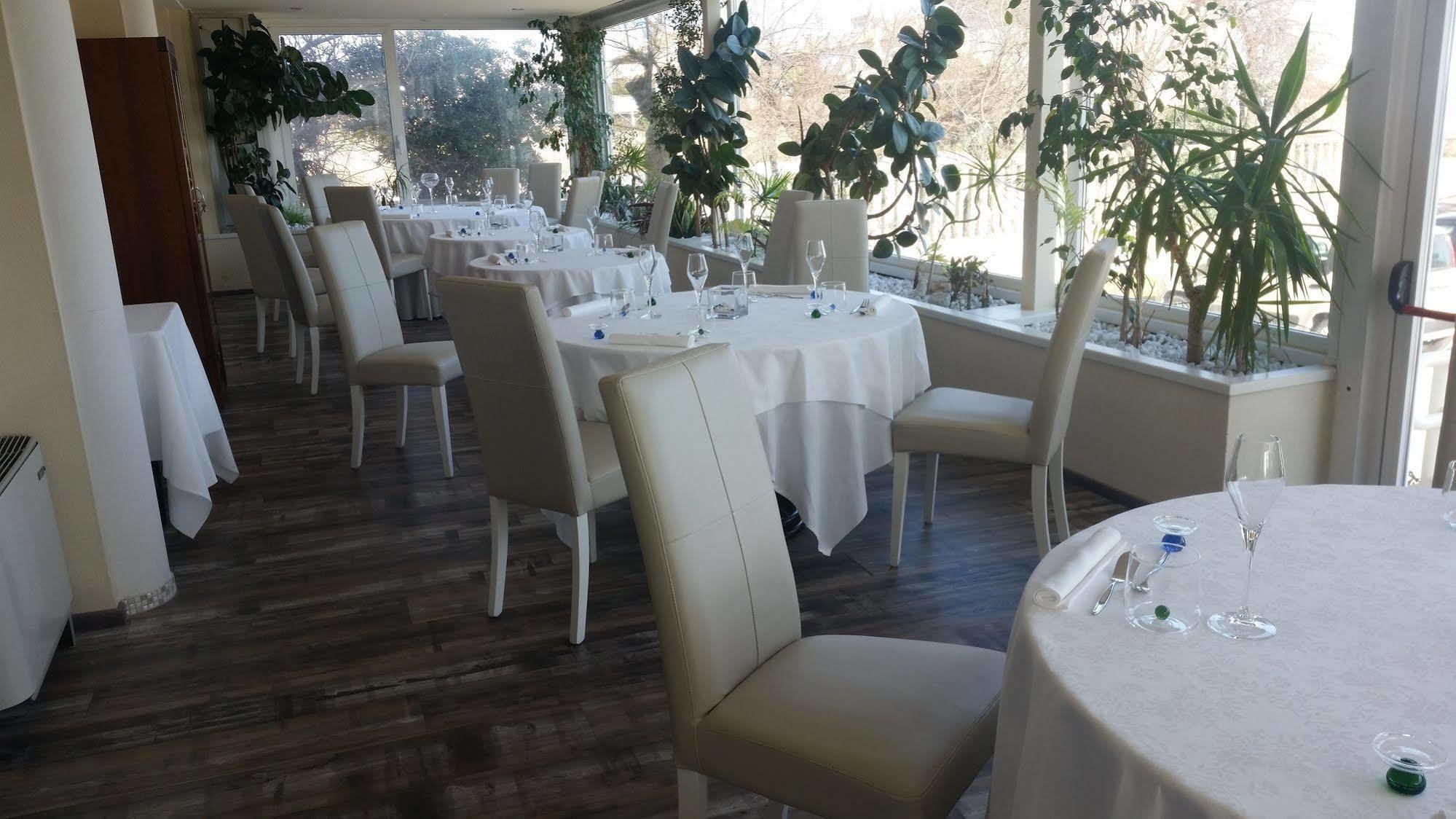 Hotel Elisabeth Due Фано Екстериор снимка